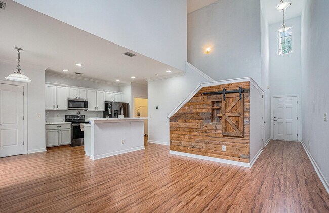 Foto del edificio - 1120 Fairway Ln