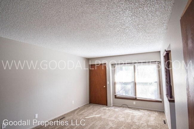 Building Photo - 2 br, 1 bath House - 409 9th St SE
