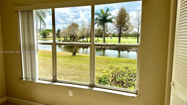 Building Photo - 12620 Vista Isles Dr