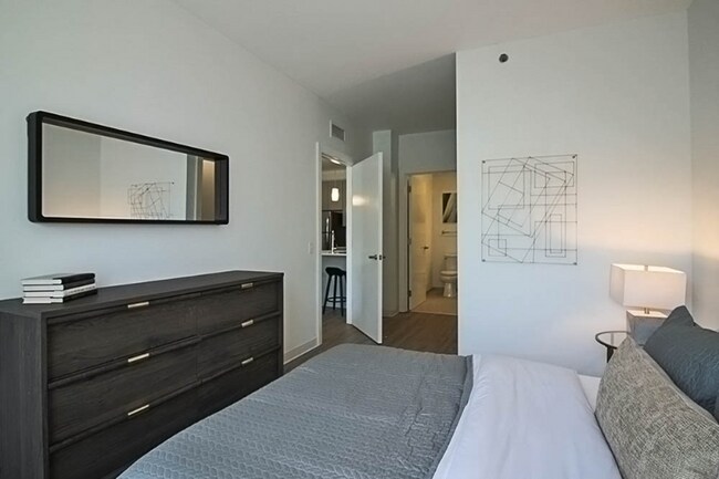 Foto del edificio - 811 W Van Buren St