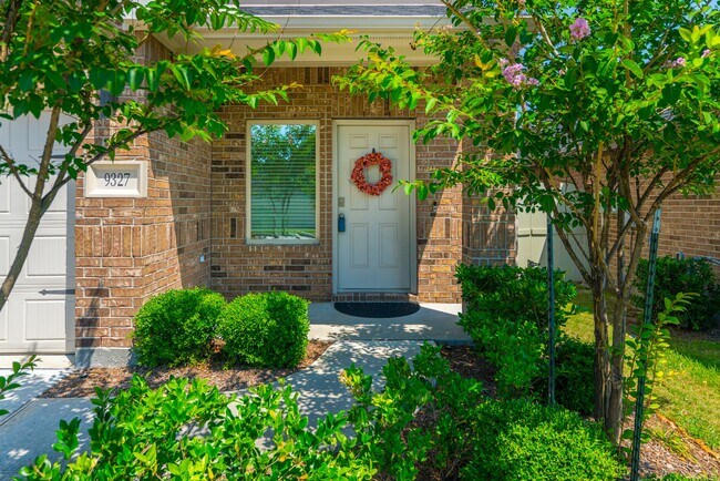 Building Photo - 9327 Colonial Bent Pl