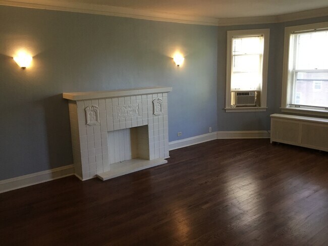 Living Room - 2703 W Estes Ave