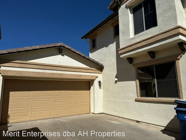 Building Photo - 3 br, 2.5 bath House - 15464 W ASTER DR