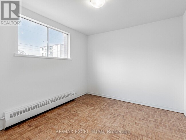 Building Photo - 165 Colborne Ave