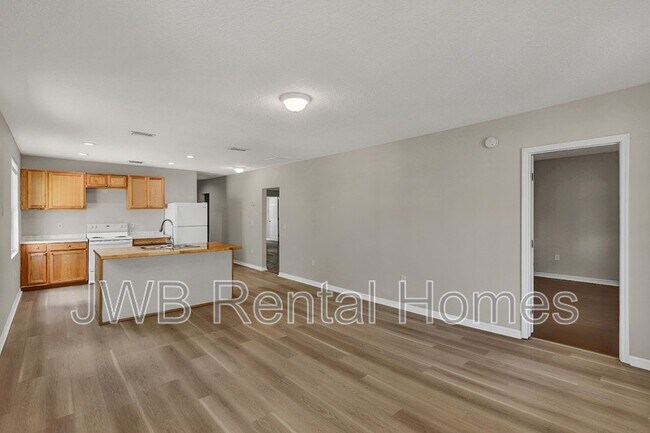 Foto del edificio - 1728 6th St W