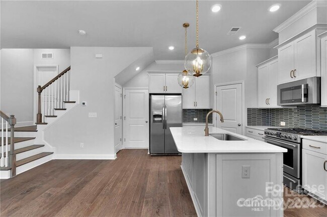 Foto del edificio - 6327 Southgrove St