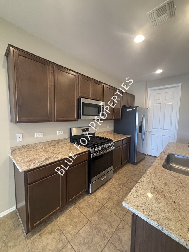 Building Photo - 10140 S Rolling Water Dr