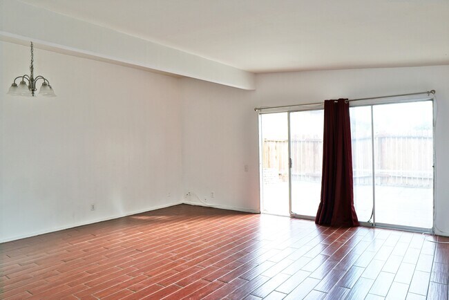 Foto del edificio - 27400 Hombria Dr