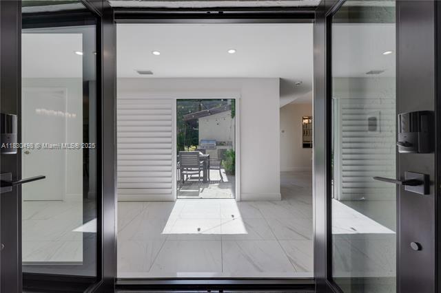 Building Photo - 4830 San Amaro Dr
