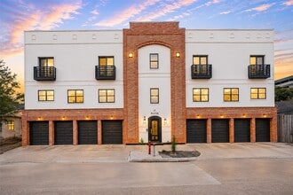 Building Photo - 17 Waugh Dr
