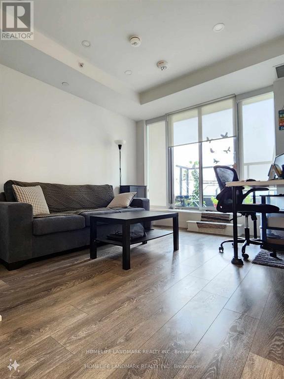 Photo du bâtiment - 2481 Taunton Rd