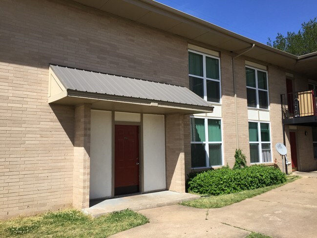 Hillcrest Residence Apartments Oklahoma City Ok Apartments Com