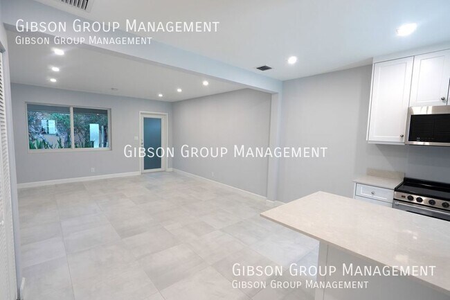 Foto del edificio - 631 NE 17th Way