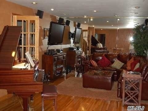 Foto del edificio - 3 Highfield Dr