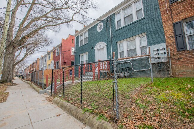 Foto del edificio - 333 Parkland Pl SE