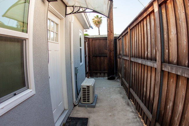 Building Photo - 4178 Nagle Ave