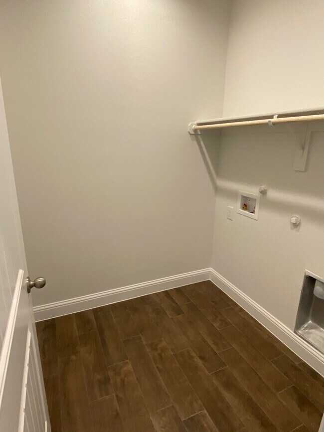 Foto del edificio - 5513 Mountain Island Dr