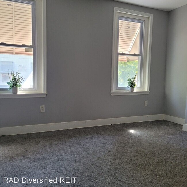 Foto del edificio - 3 br, 1 bath House - 404 N Wanamaker St