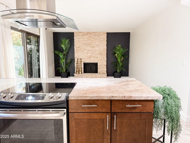 Building Photo - 8165 E Del Caverna Dr