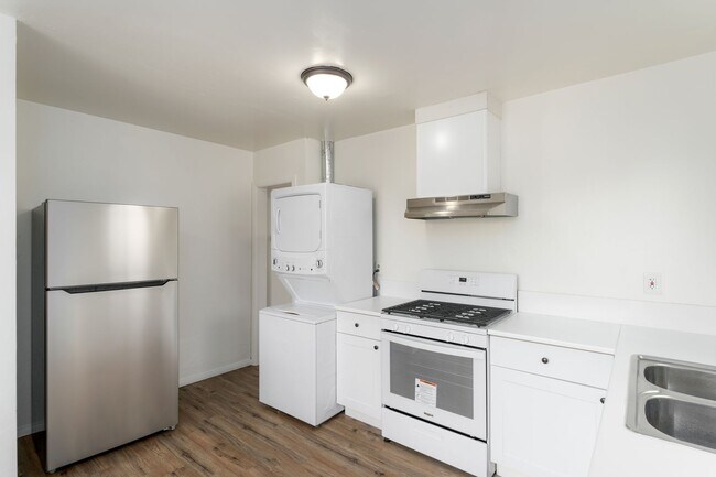 Building Photo - 2085 Franklin Ave