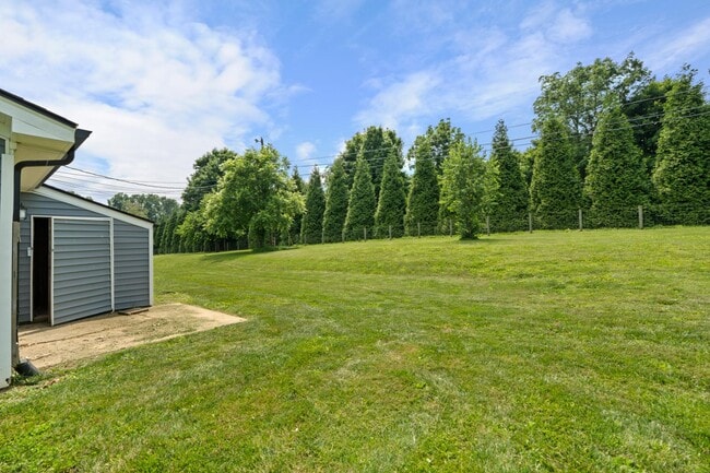 Foto del edificio - 1309 Farmingdale Dr