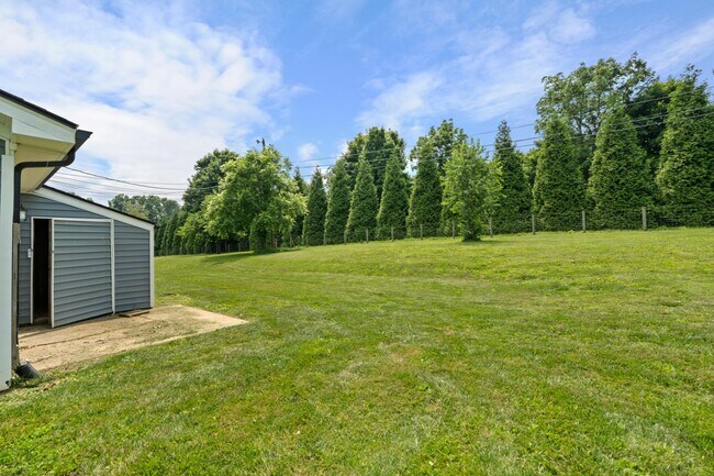 Foto del edificio - 1314 Farmingdale Dr