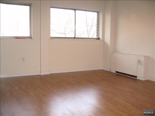 Building Photo - 2180 Center Ave