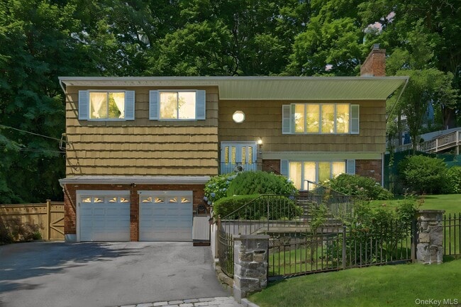 Building Photo - 80 Hickory Hill Dr