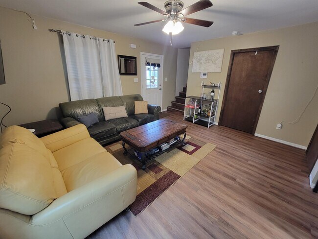 Foto del edificio - 1227 Continental Ct