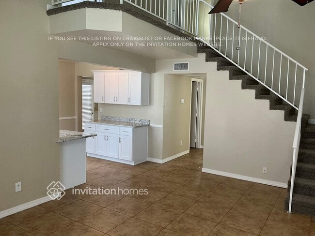 Building Photo - 441 S Maple