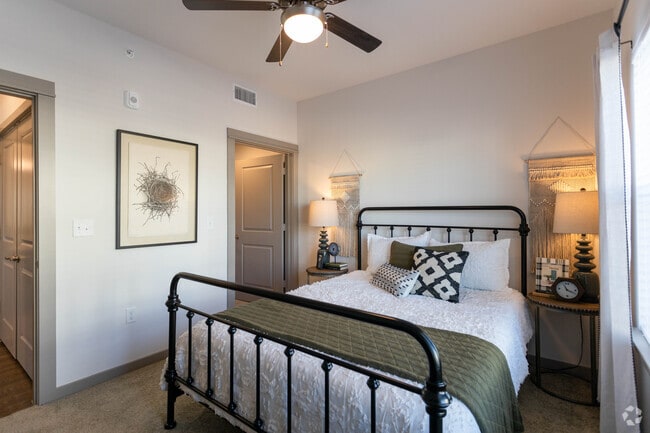 2BR, 2BA - 1,026 SF - Windmill Ranch Apartments