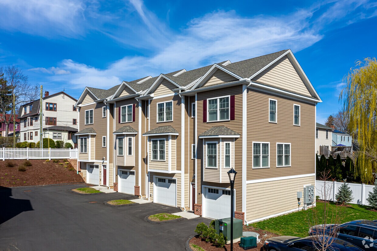 35 Ringgold St, West Hartford, CT 06119 Apartments in West Hartford