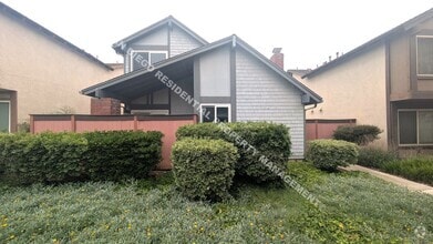 Building Photo - 5057 Abuela Dr
