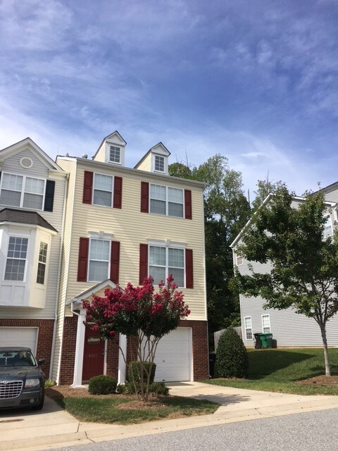 Foto del edificio - 3927 Tarrant Trace Cir