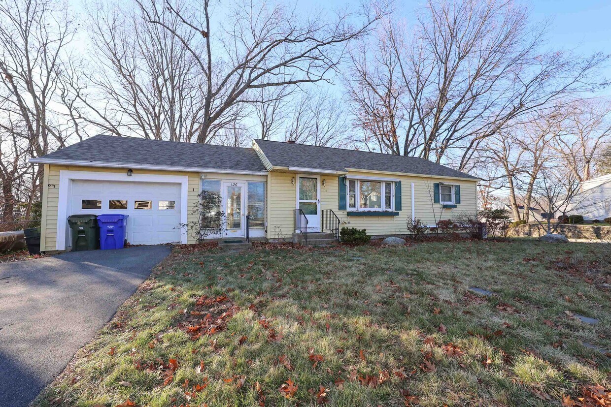 126 W Haven Rd, Manchester, NH 03104 House Rental in Manchester, NH