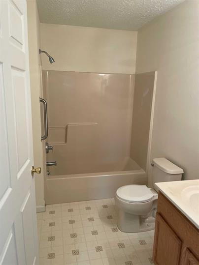 Building Photo - Available Now- 2-Bedroom Retreat on 7th Avenue in Luray.