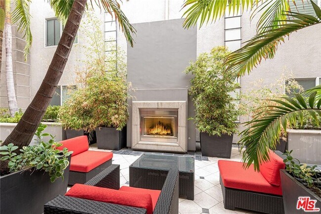 Foto del edificio - 4424 Whitsett Ave