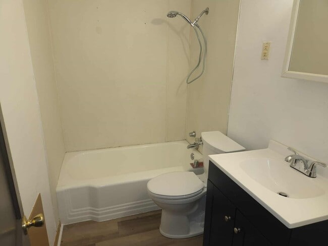 Foto del edificio - 2 N Richard Dr