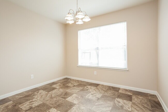 Foto del edificio - 6823 Dawn Bloom Ln