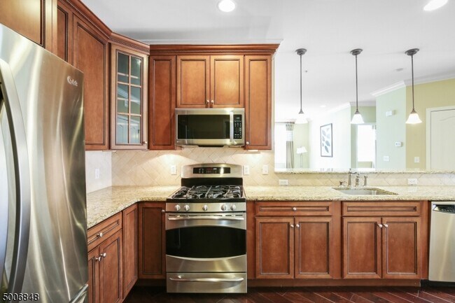 Building Photo - 210 Stone Creek Ct