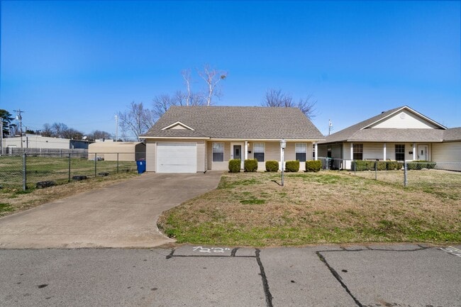 Building Photo - 4219 Young St