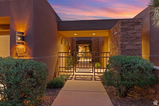 Building Photo - 2410 W Entrada Trail