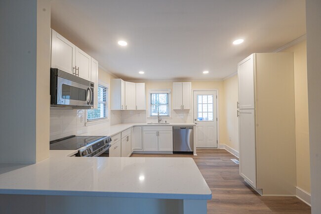 Cocina nueva - 5000 Erickson Rd