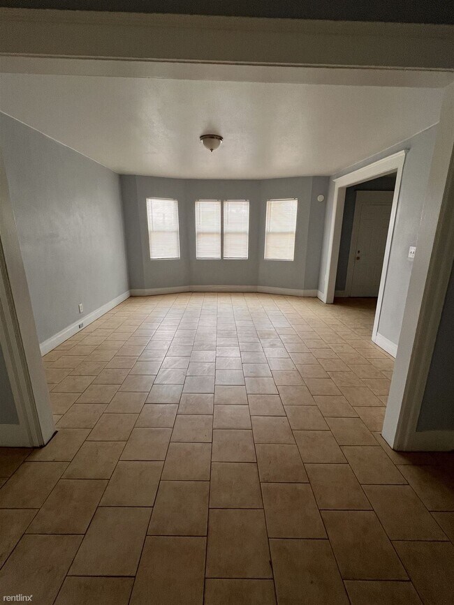 Building Photo - 2 br, 1 bath Duplex - 917 Gladstone St 917...