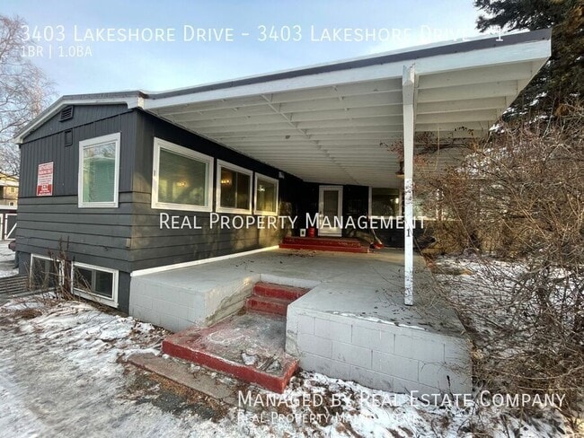 Building Photo - 3403 Lakeshore Dr