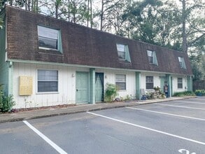 Building Photo - 5620 NW 23rd Terrace