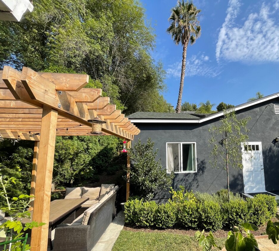 Outdoors - 1876 Echo Park Ave