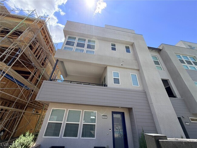 Building Photo - 2520 Cracked Stone St