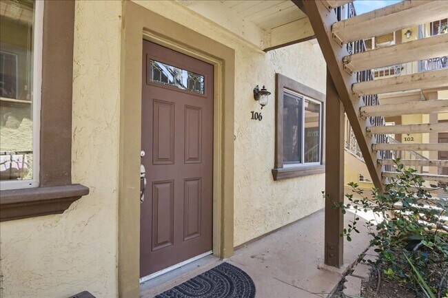 Foto del edificio - Walk to Balboa Park from This Beautiful Golden Hill Condo with Two Side-by-Side Parking Spaces