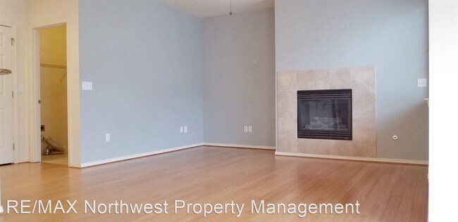 Building Photo - 3 br, 2.5 bath House - 7601 Rushmore Way NE